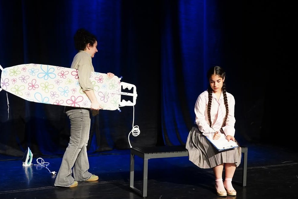 Scenă din spectacolul Anatomia Iubirii, Acting up.