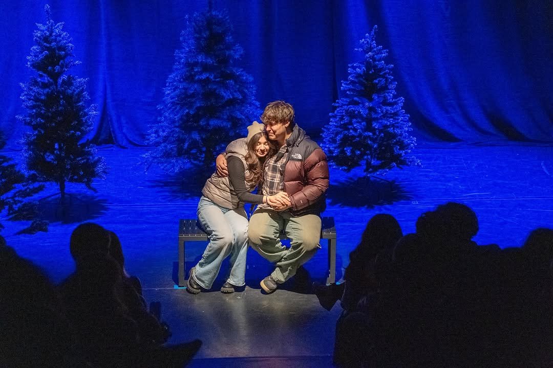 Scenă din spectacolul Almost, Maine, Acting up.